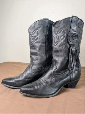 Laredo Womens Black Leather Cowboy Boots 9.5 Western Tassel Fringe Pointed Toe